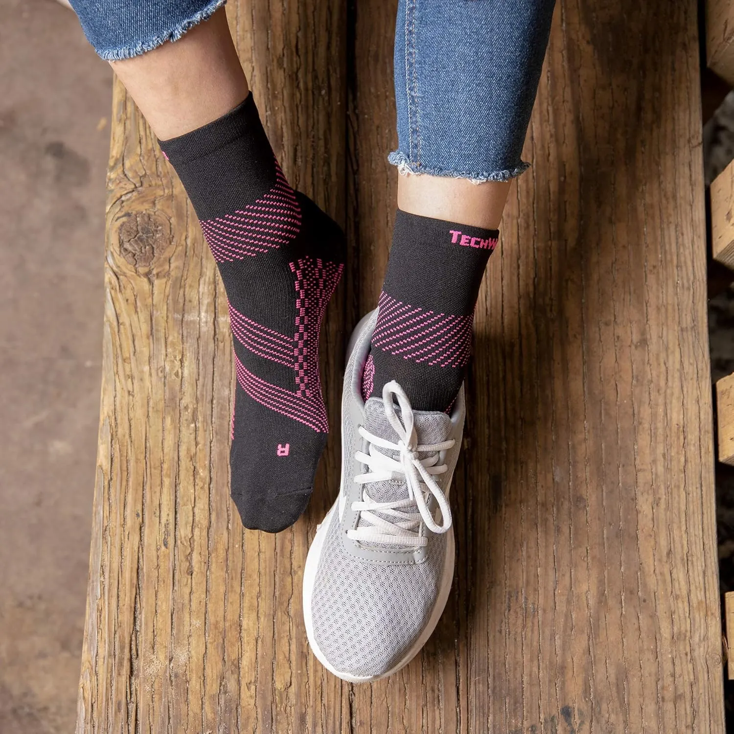 TechWare Pro Plantar Fasciitis Socks - Ankle Compression Socks for Women & Men. Achilles Tendonitis Brace & Foot Arch Support